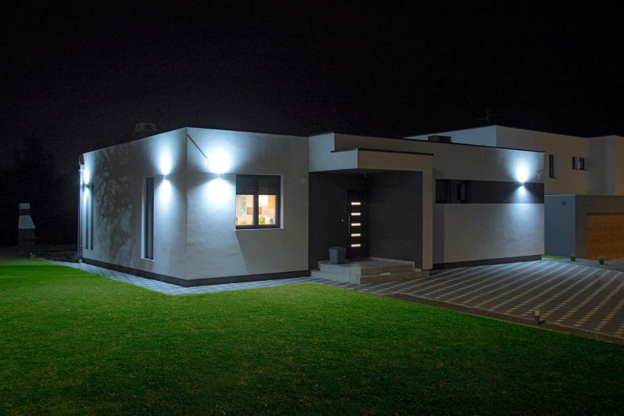 K Relax Place, Varazdinske Toplice, Modern Home With Sauna, Jacuzzi, Wifi المظهر الخارجي الصورة